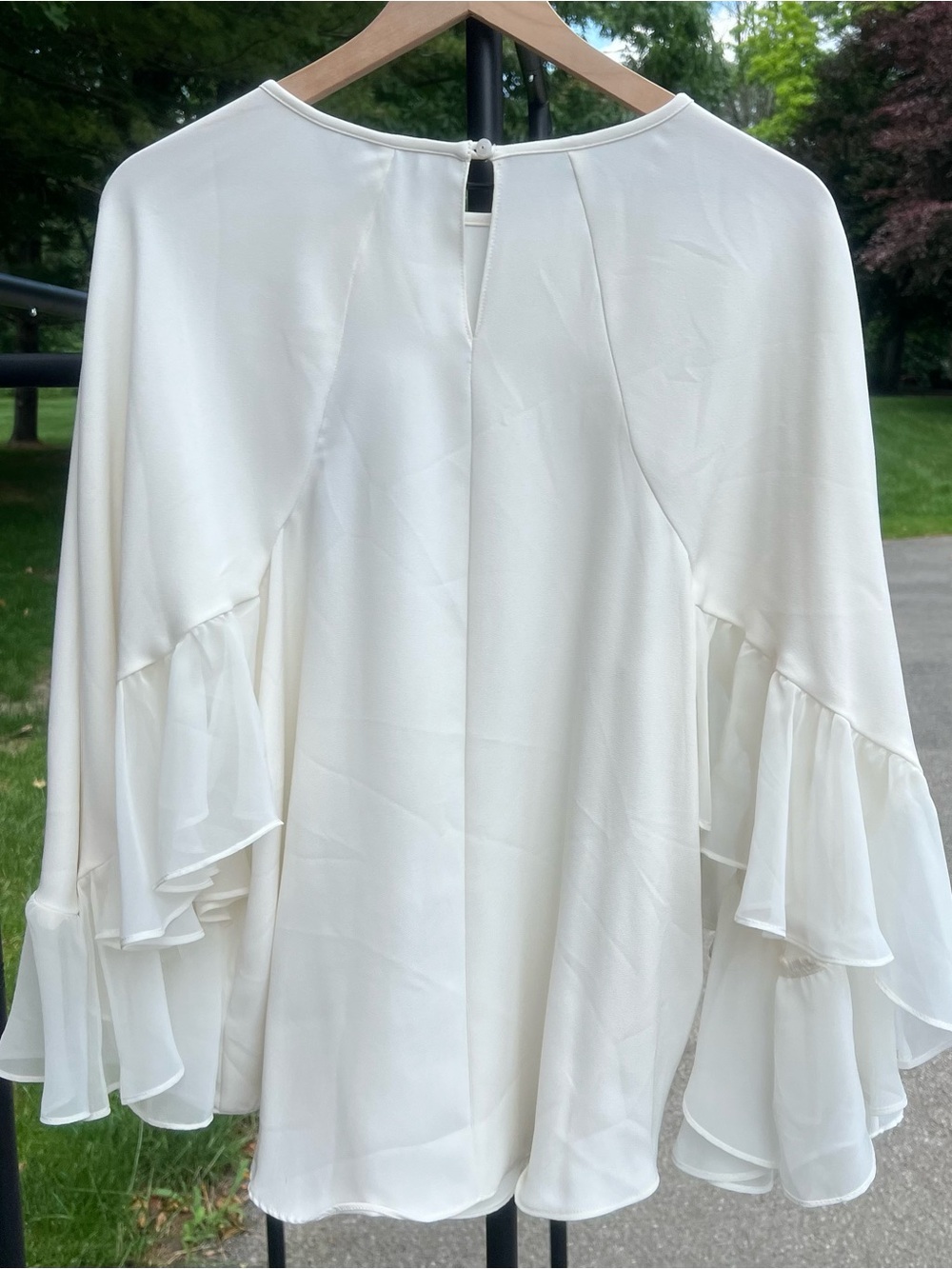 NWT Trina Turk XL Akari Ivory Ruffle Bell Sleeve Blouse - Picture 3 of 12